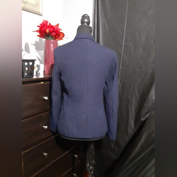 Tahari Women's Blue Fitted Faux Pocket Gold Button Up Blazer Size 2 Peti… - Picture 7 of 7